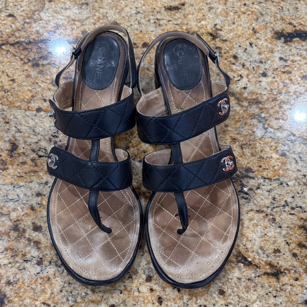 CHANEL Black Quilted Leather T-Strap Sandals with CC Emblems